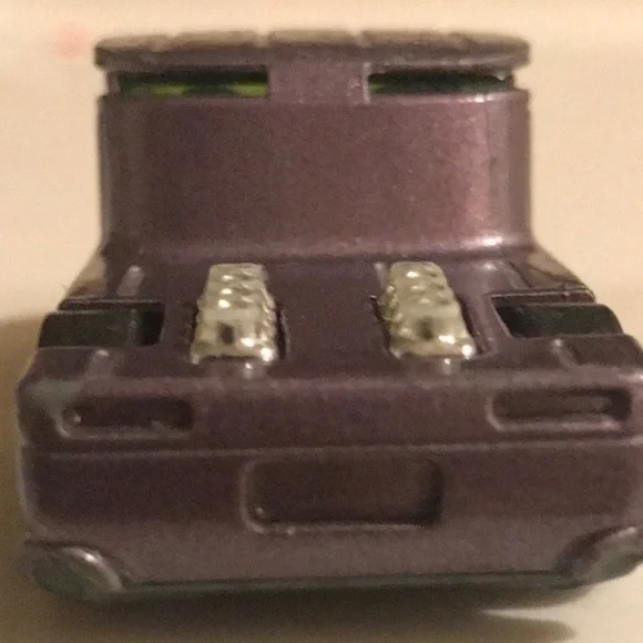 Ultra rare color Hot wheels qombee purple metallic with flames - Picture 2 of 6